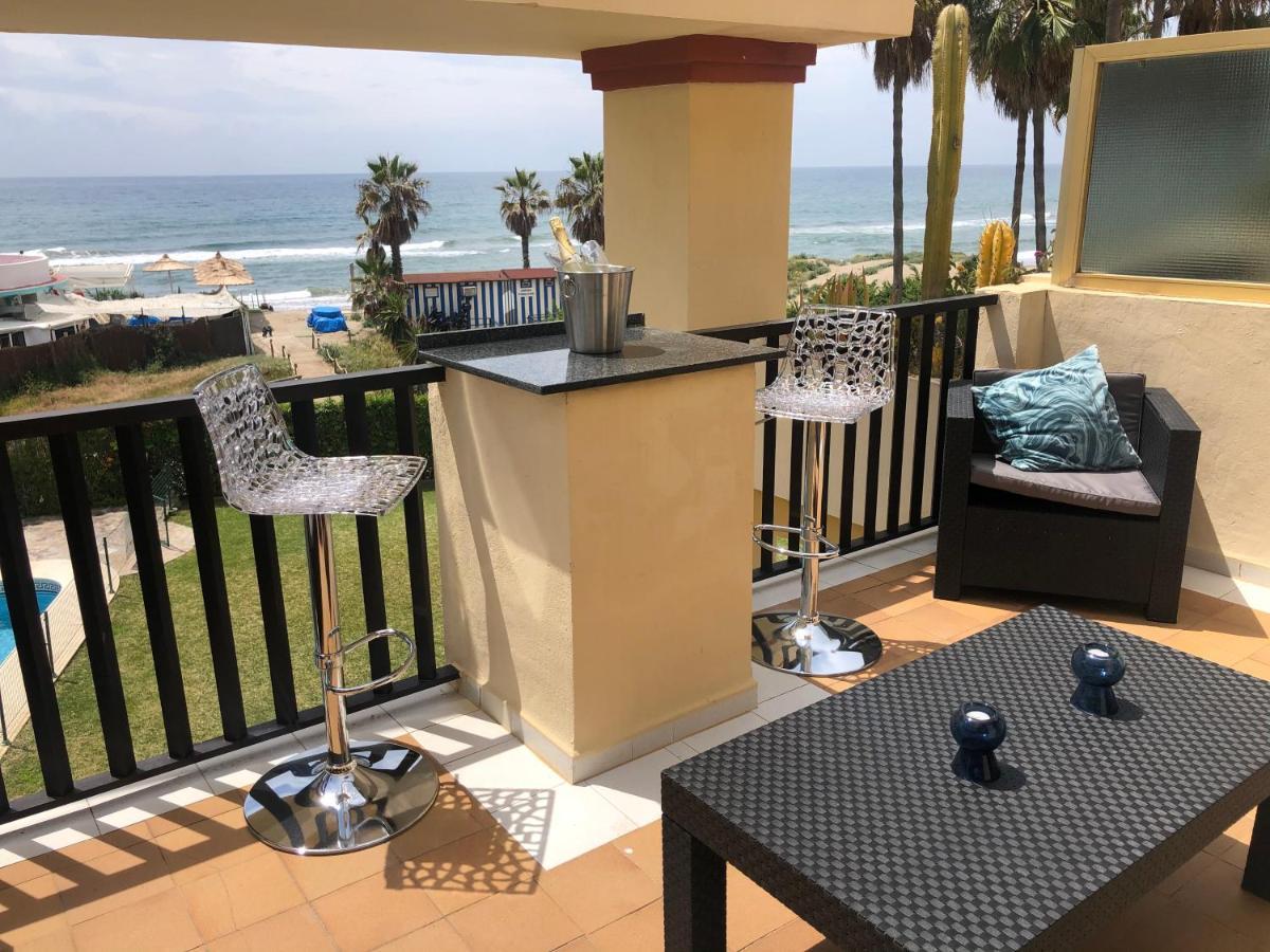 Beachfront - Sea Views - Apartment *