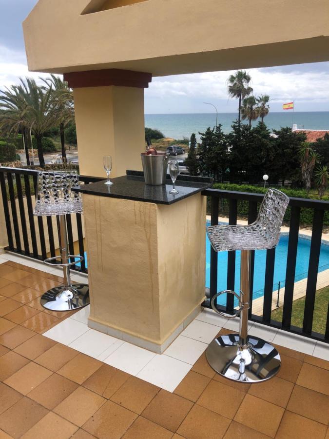 Apartment Beachfront - Sea Views -